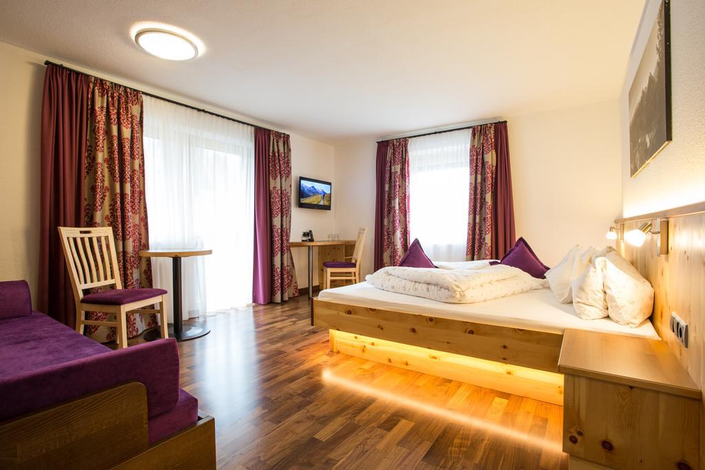 Alpenresidenz Ballunspitze - Kinderhotel Galtur Bagian luar foto