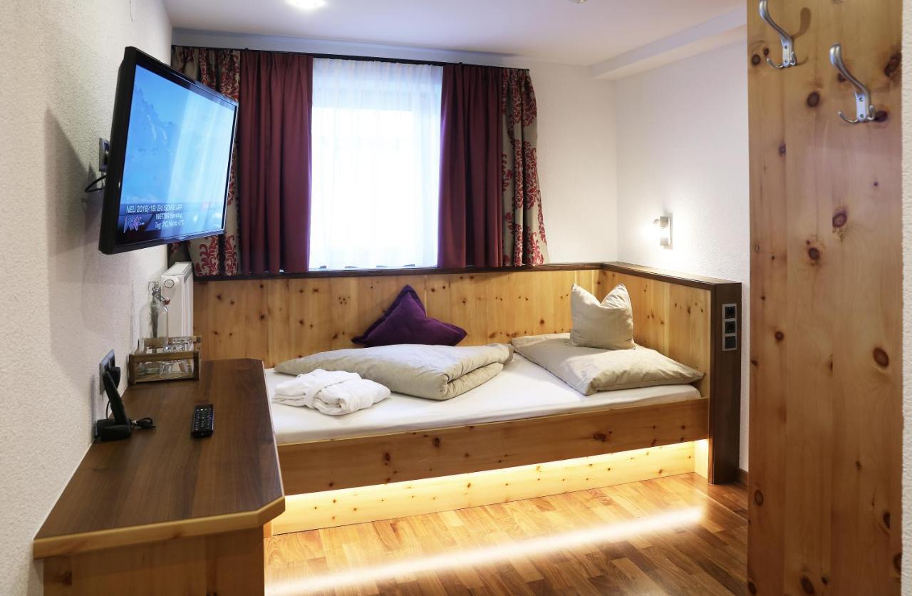 Alpenresidenz Ballunspitze - Kinderhotel Galtur Bagian luar foto